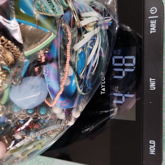 4lb Mystery Craft Broken Jewelry Loose Beads Lot PRICE FIRM - CANNOT BE BUNDLED - Picture 8 of 8